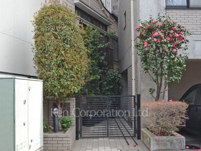 プラスパの写真 外観より