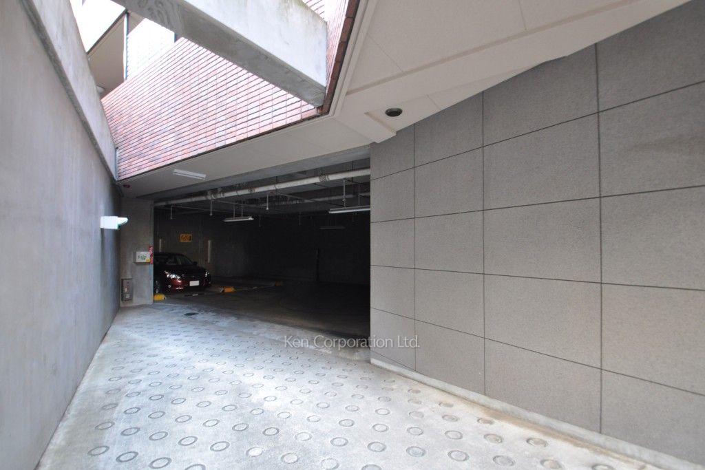 ロワイヤル松涛の写真 駐車場