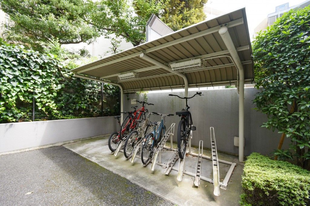 パークノヴァ乃木坂の写真 バイク置き場
