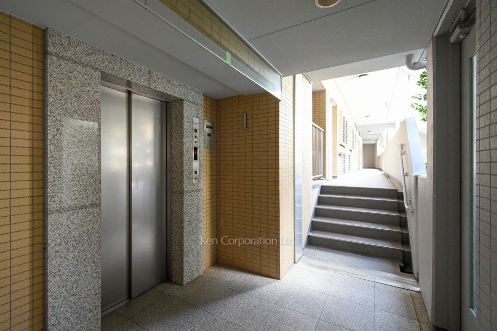 パークノヴァ乃木坂の写真 共用廊下