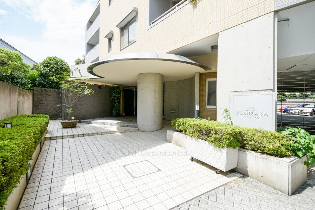 パークノヴァ乃木坂の写真 外観より