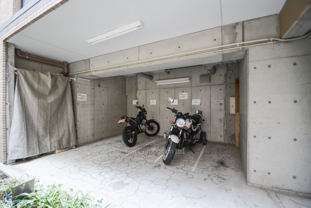  バイク置き場