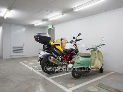 ディアナガーデン神宮前の写真 バイク置き場