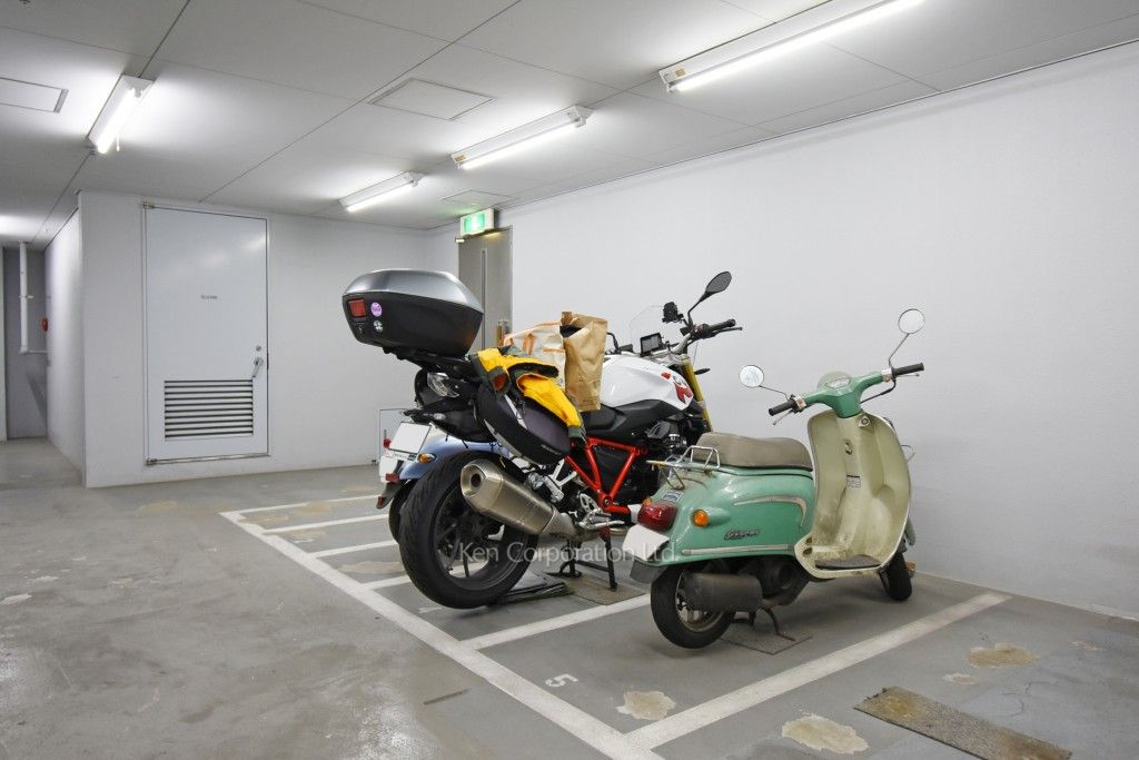 ディアナガーデン神宮前の写真 バイク置き場