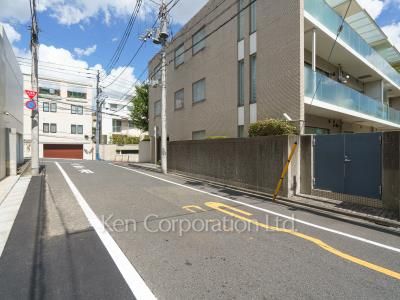 ル・カルム広尾の写真 前面道路
