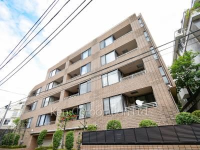 クレマージュ南青山の写真 外観ひき