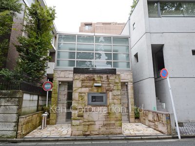 クレマージュ南青山の写真 外観ひき