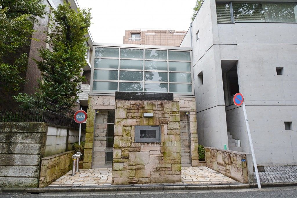 クレマージュ南青山の写真 外観ひき
