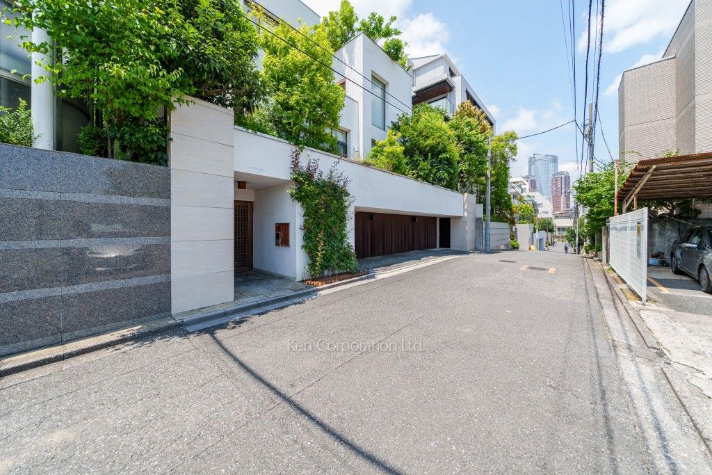 南麻布Kテラスの写真 前面道路