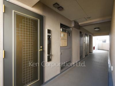 ライオンズプラザ池田山の写真 共用廊下