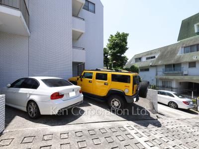 サンビューハイツ第二元麻布の写真 駐車場