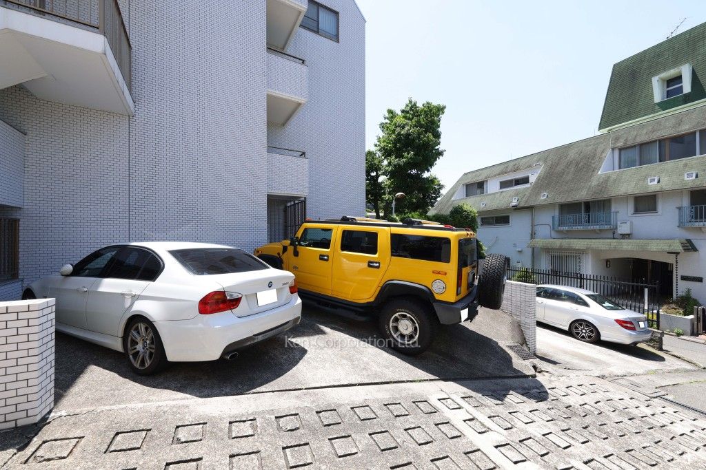 サンビューハイツ第二元麻布の写真 駐車場
