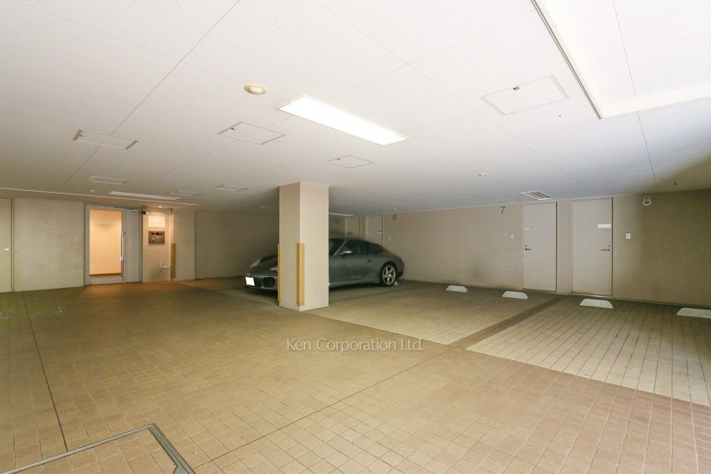 Bond House Motoazabuの写真 駐車場