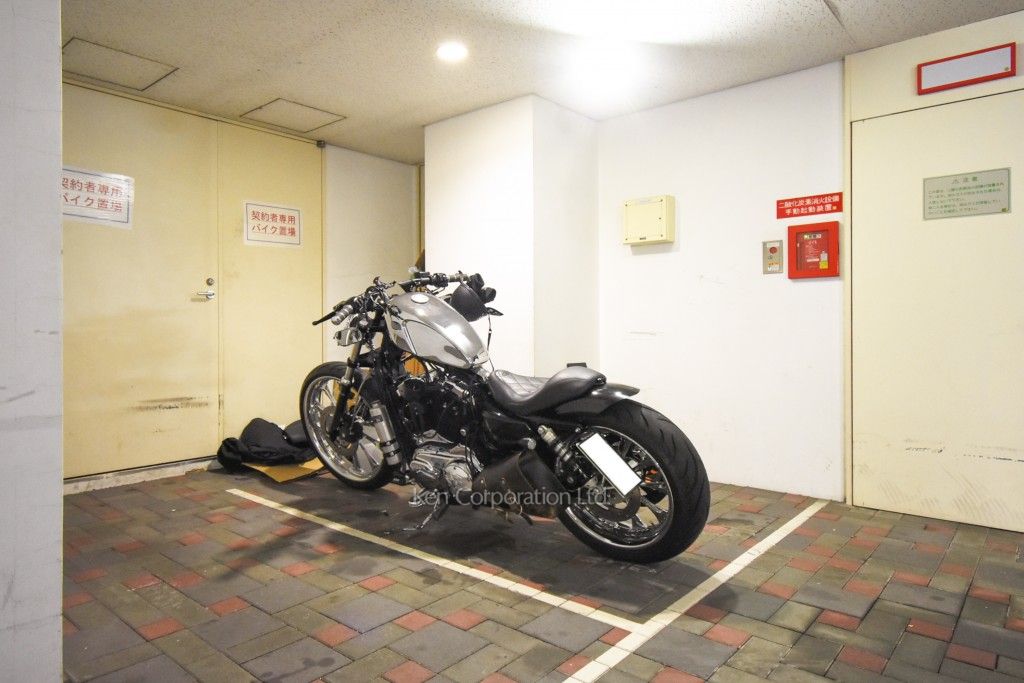  バイク置き場
