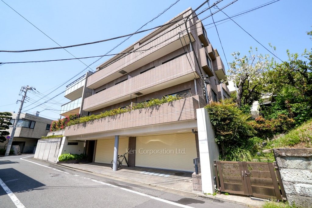 ヒルトップ諏訪山の写真 外観ひき