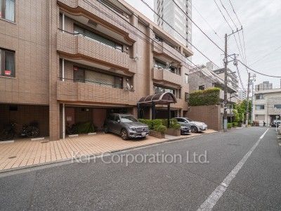 ザ・パームス白金台の写真 前面道路