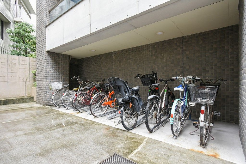 ガレリアコルテ六番町の写真 駐輪場