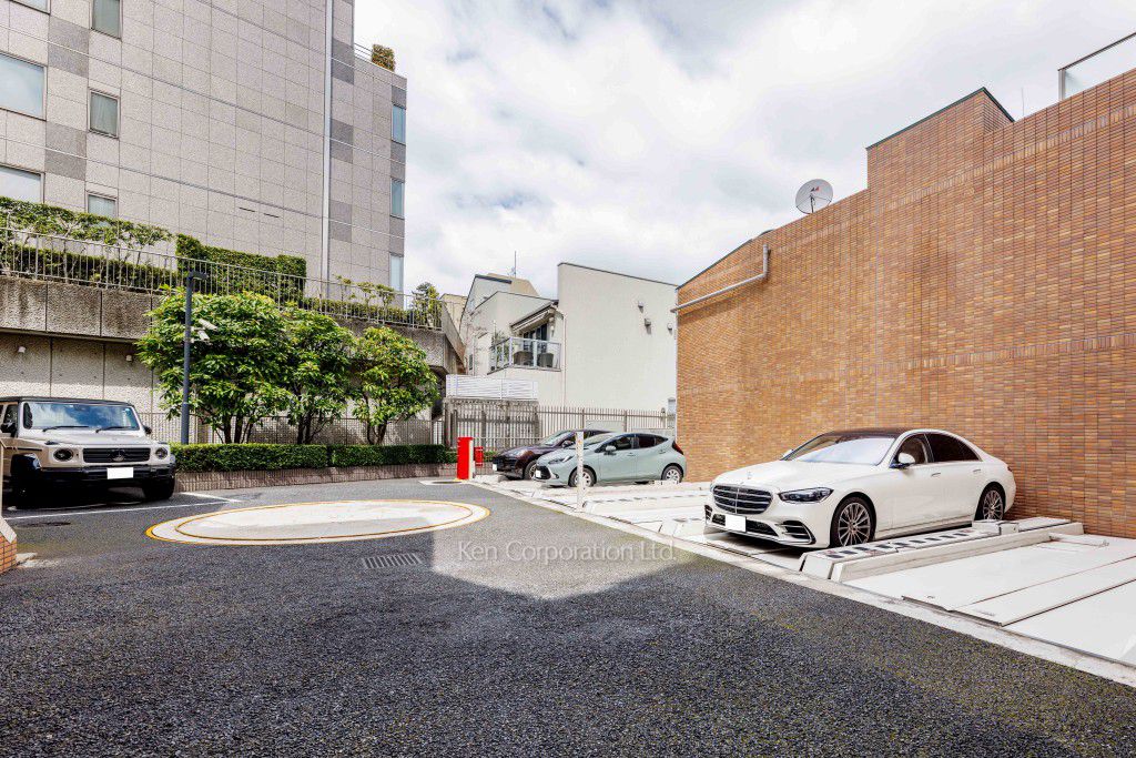 ファミールグラン白金ヴェルデフォーレの写真 駐車場