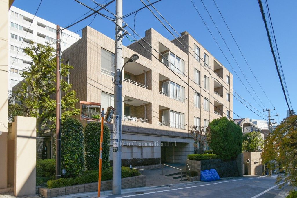 ヴェーゼント市ヶ谷の写真 外観ひき