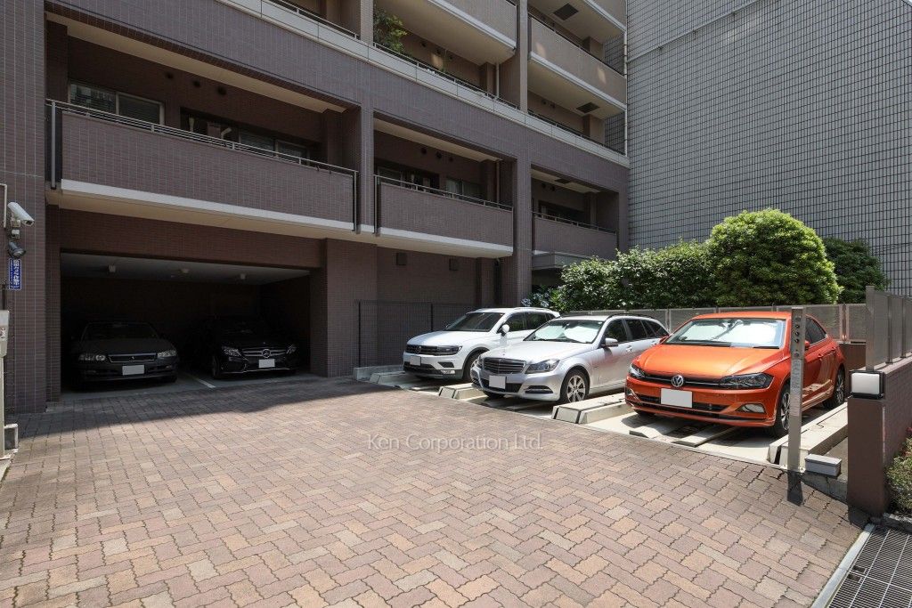 ファミール表参道ベルファースの写真 駐車場