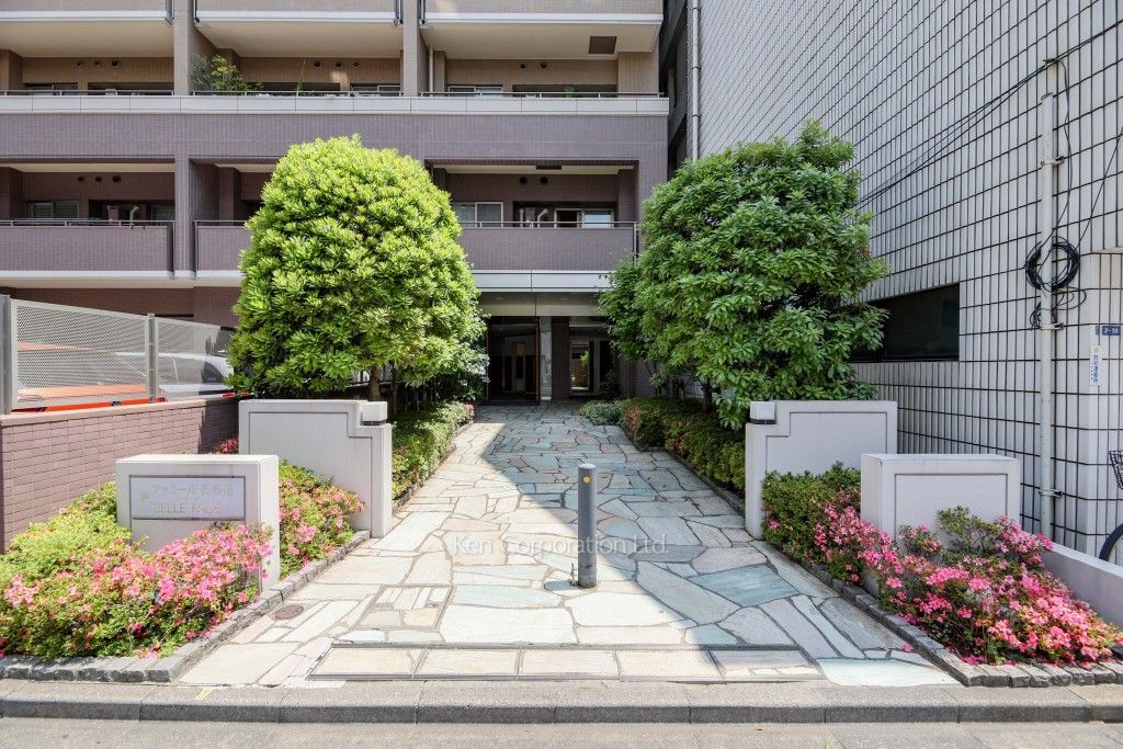 ファミール表参道ベルファースの写真 外観より