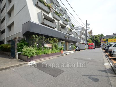 スリースターズマンションの写真 前面道路