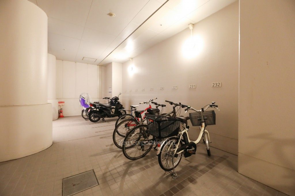 駐輪場