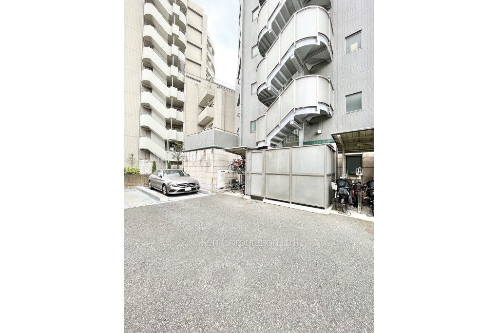 ルモンド代々木上原の写真 駐車場