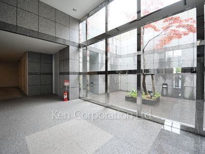  エントランスホール