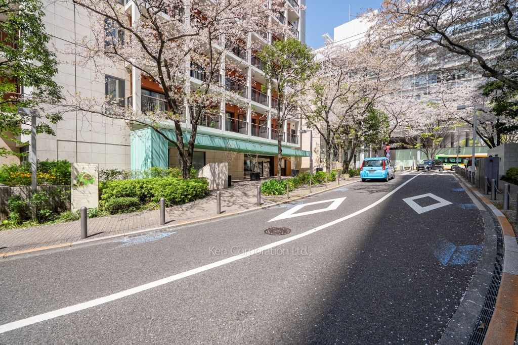 六本木ヒルズレジデンスの写真  前面道路