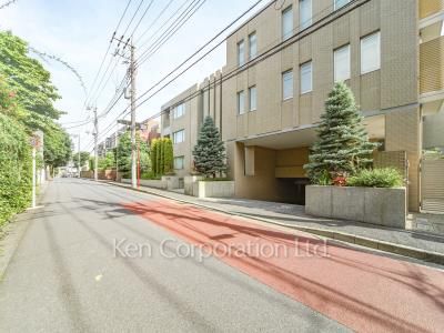 イング島津山の写真 前面道路