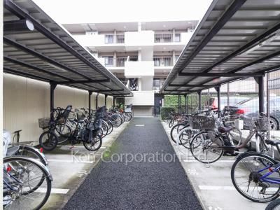 ヴェーゼント駒場公園の写真 駐輪場