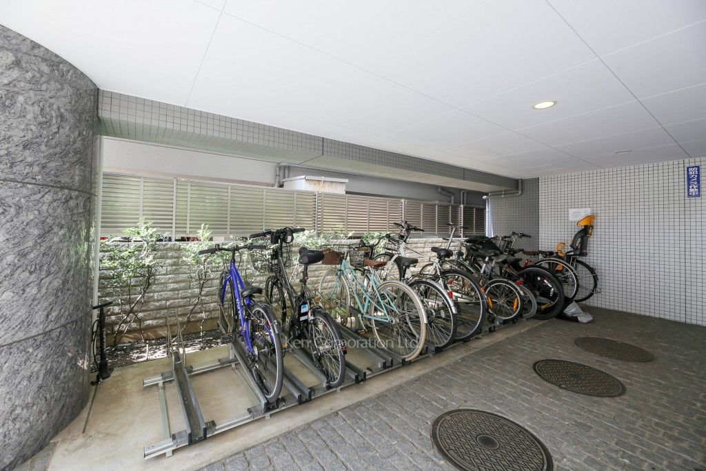 ラヴォーグ南青山の写真 駐輪場