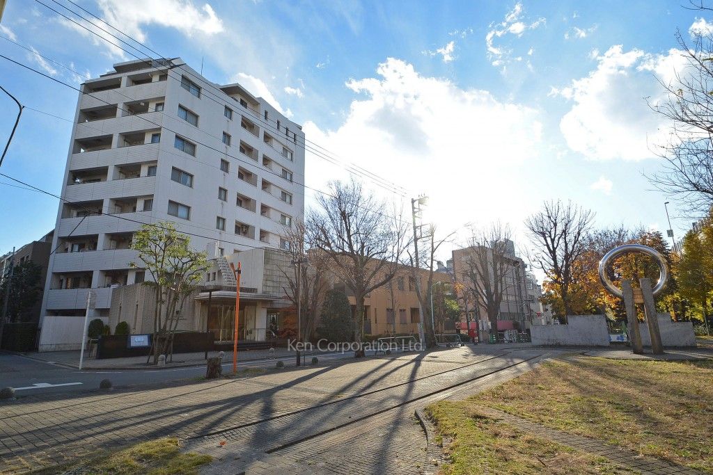 ライオンズプラザ初台グランフォートの写真 外観ひき
