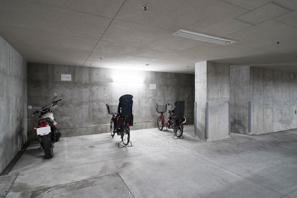 ライオンズプラザ初台グランフォートの写真 バイク置き場