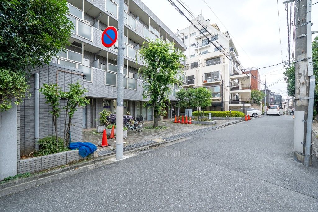 カスタリア代々木上原の写真 前面道路