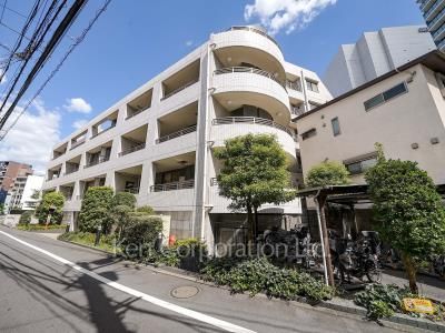 アールブラン目黒青葉台の写真 外観ひき