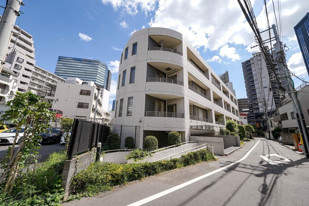 アールブラン目黒青葉台の写真 外観ひき