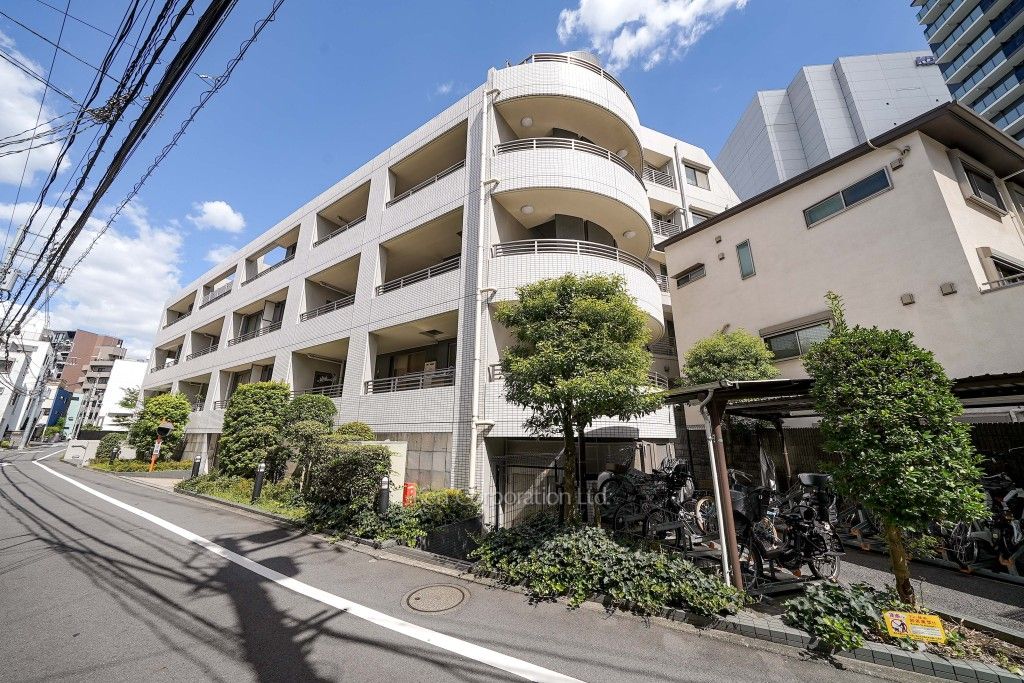 アールブラン目黒青葉台の写真 外観ひき