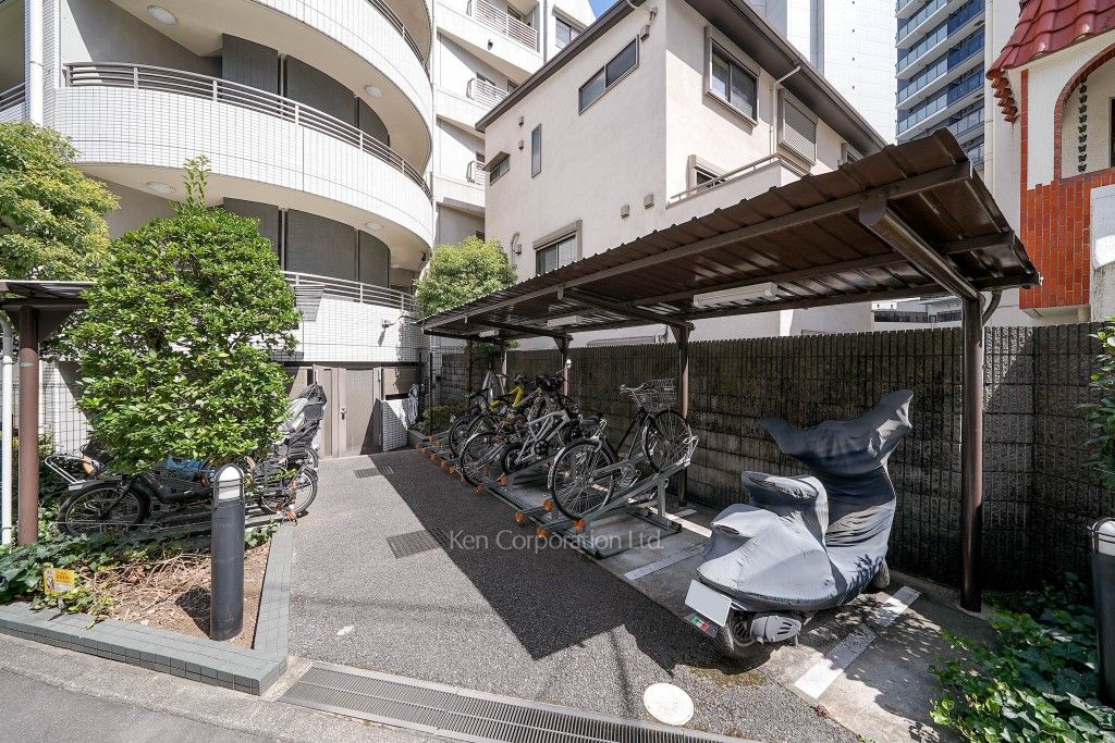アールブラン目黒青葉台の写真 駐輪場