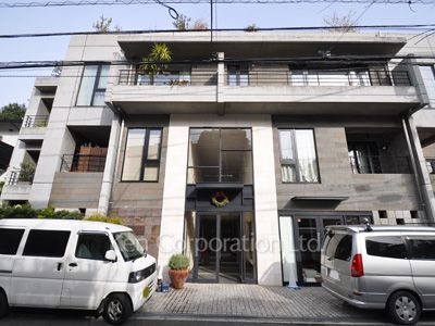 Villa Isis南青山の写真 外観ひき