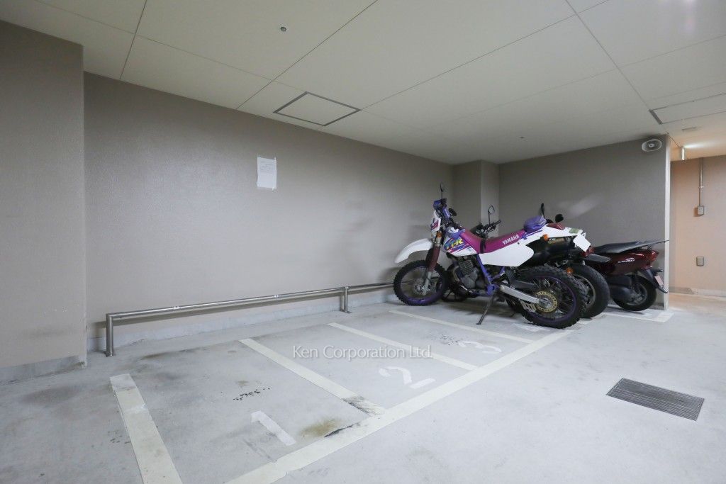  バイク置き場