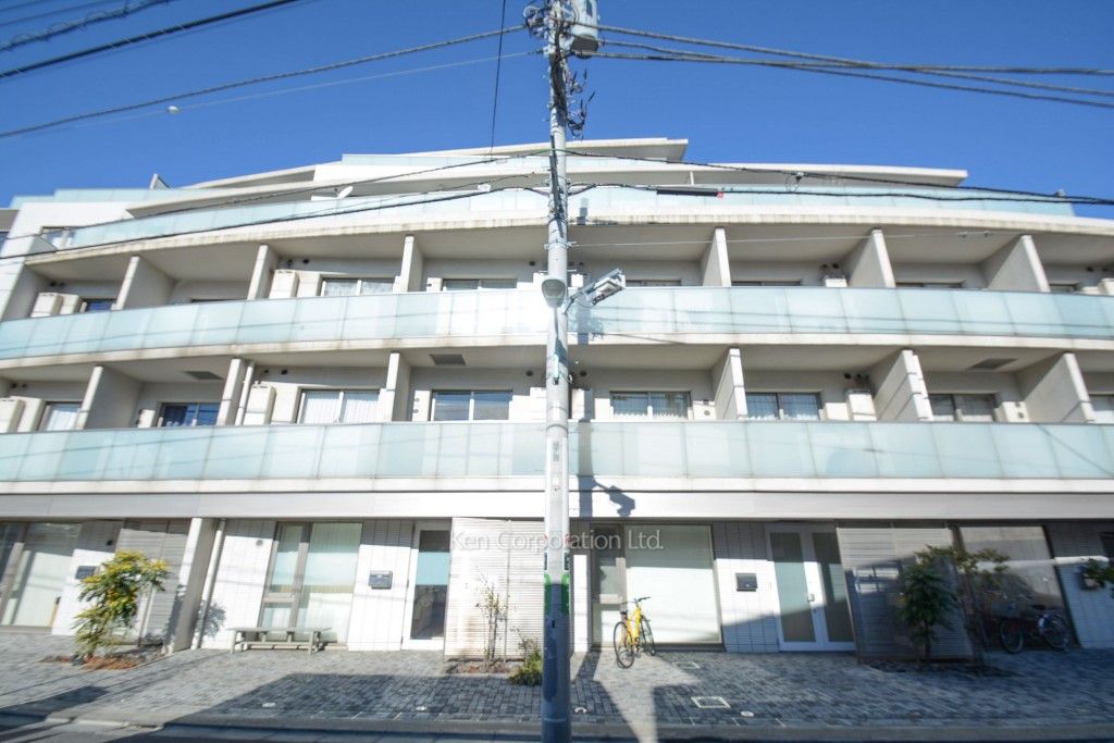 ストーリア神宮前の写真 外観ひき