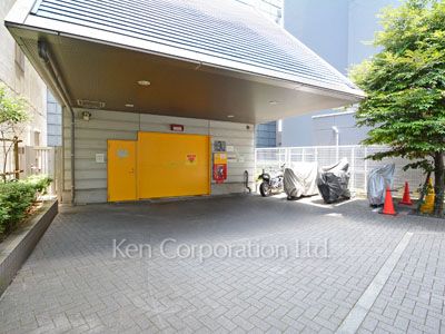 アトラス四谷レジデンスの写真 駐車場