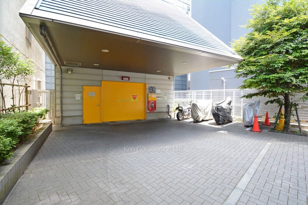 アトラス四谷レジデンスの写真 駐車場