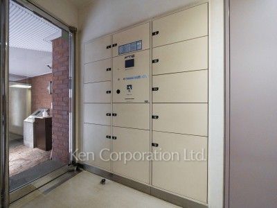 クレッセント目黒青葉台の写真 宅配ボックス