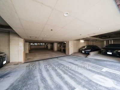 クレッセント目黒青葉台の写真 駐車場