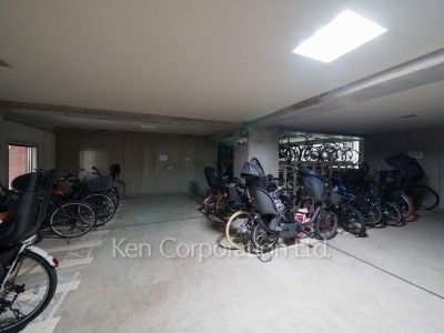 クレッセント目黒青葉台の写真 駐輪場