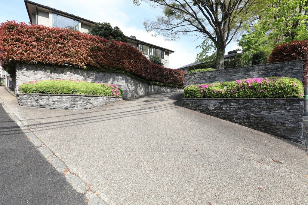 ガーデン鉢山の写真  外観より