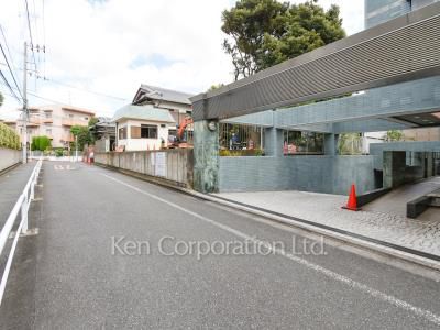 ラ・アトレ目白近衛町の写真 前面道路